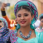Chica bailando (2) de Gran Poder, La Paz, Bolivia