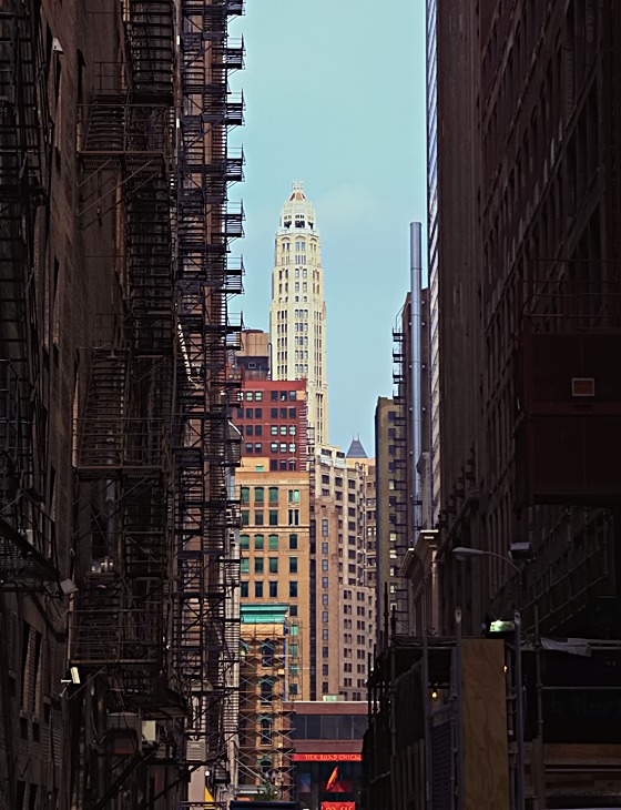 Chicago - 1000 alleys for every ivory tower