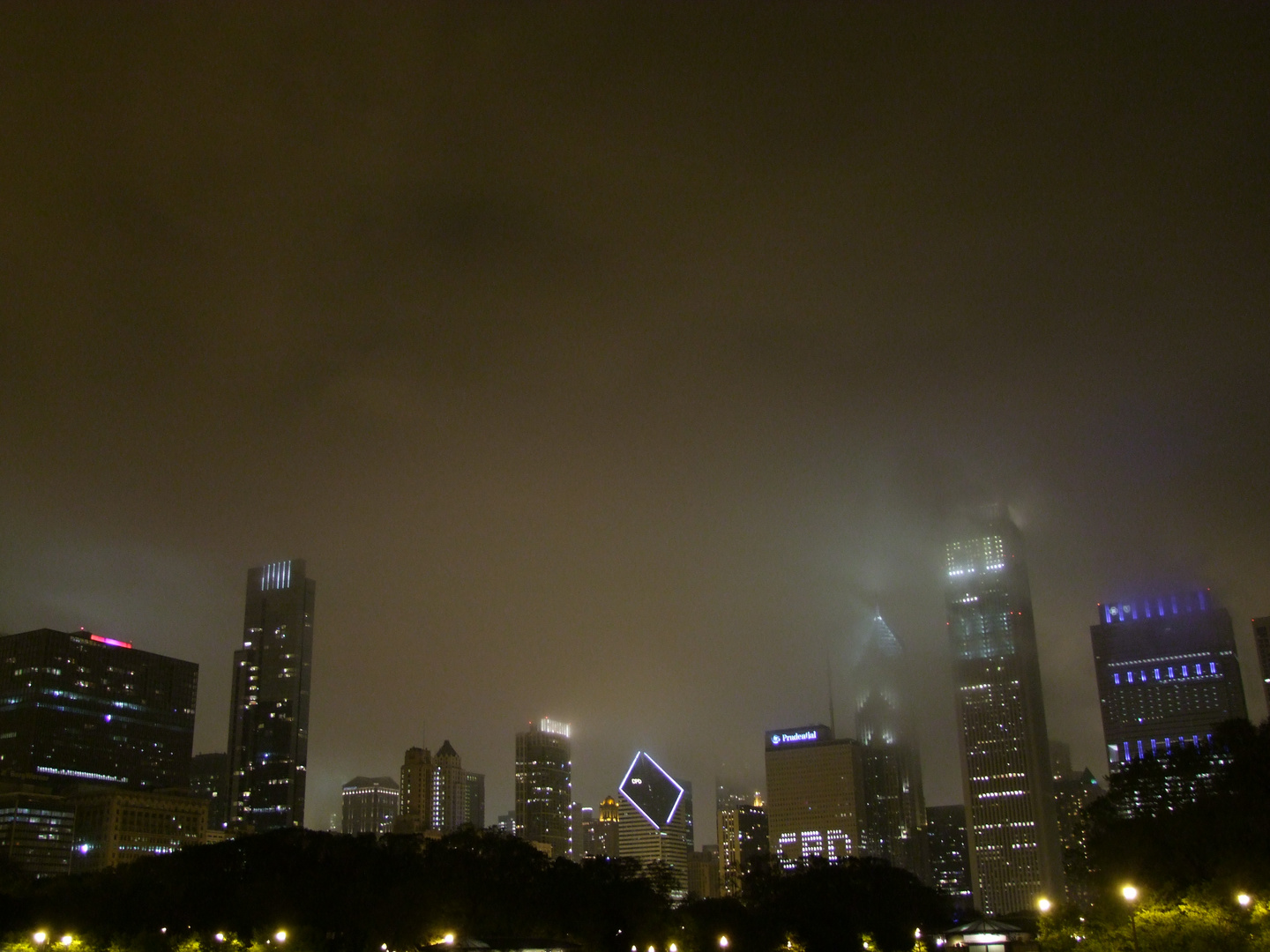 Chicago am Abend - heraufziehender Nebel