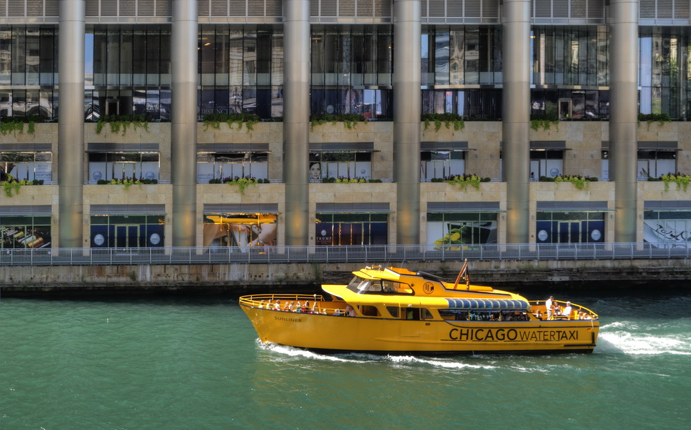 Chicago watertaxi