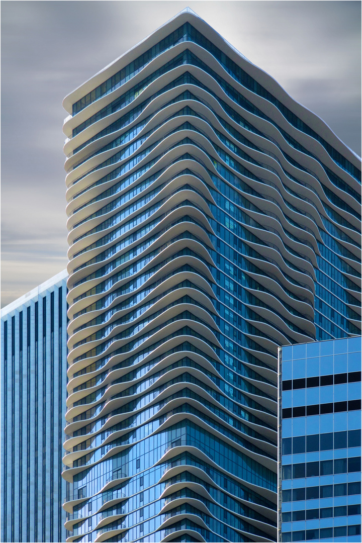 CHICAGO_Tower