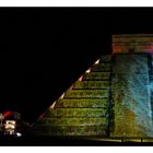 Chichen Itza bei Nacht