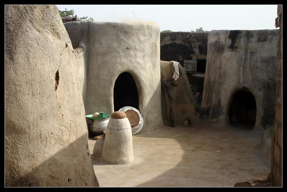 ... Chiefs Palace in Tengzugu, Ghana ...