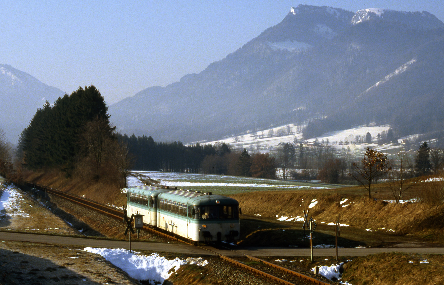 Chiemgaubahn bei Umratshausen 1995