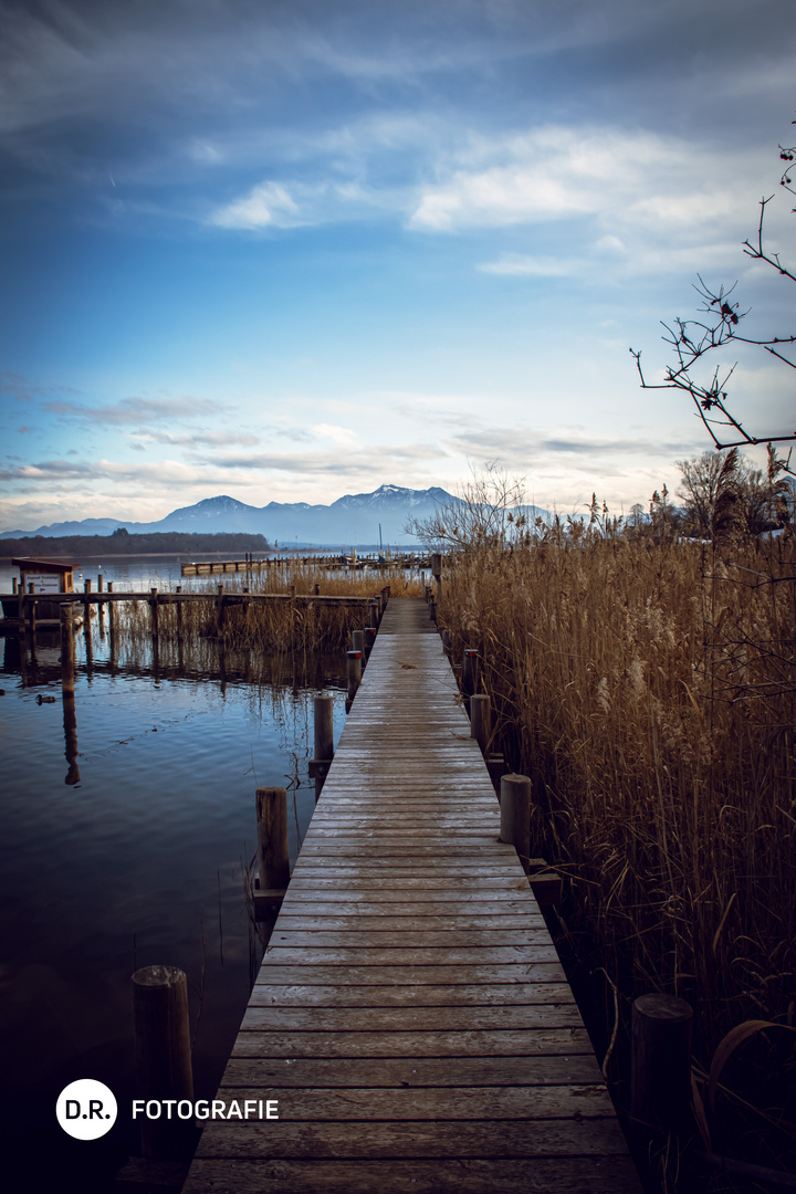 Chiemsee mit Blick auf die Alpen