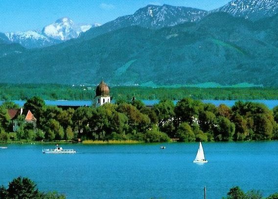 Chiemsee mit Fraueninsel 