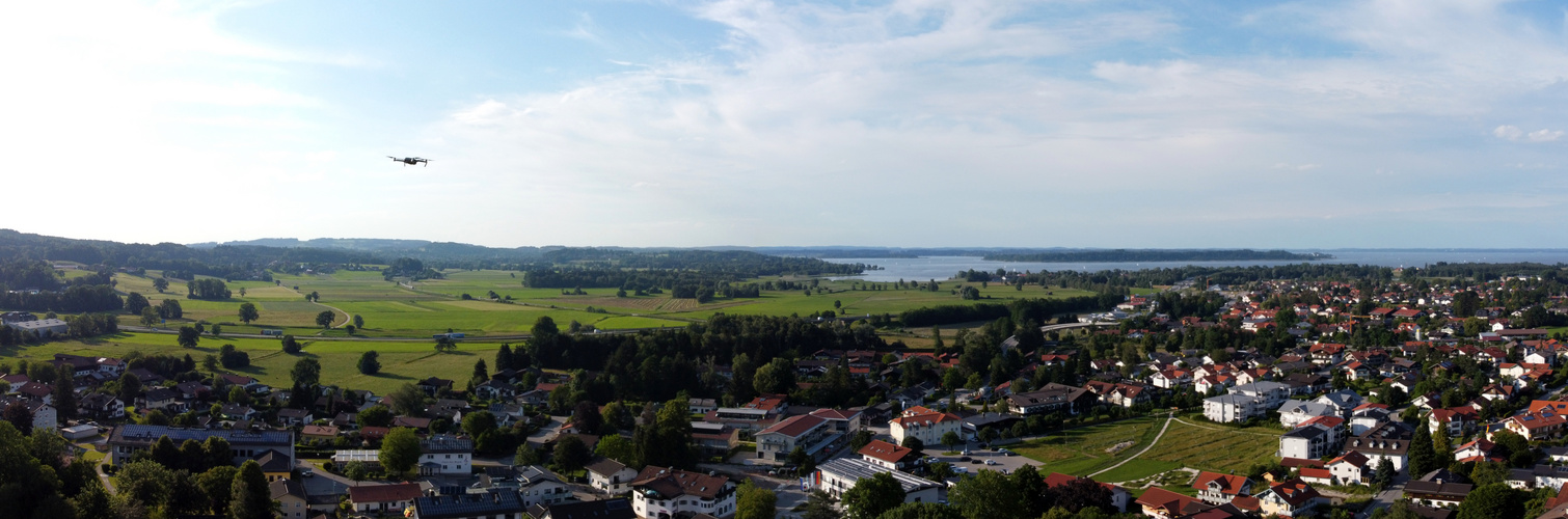 Chiemsee-Panorama von Drohne zu Drohne