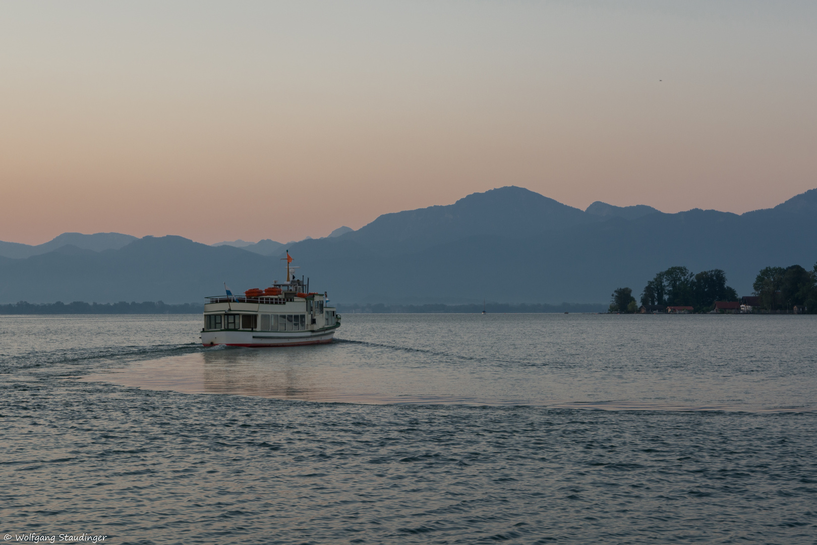 Chiemsee vor dem Sonnenaufgang (2)