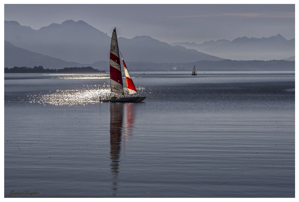 Chiemsee_Segelboot_Gegenlicht