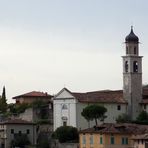 Chiesa di S Bernedetto ist die Pfarrkirche von Limone sul Garda