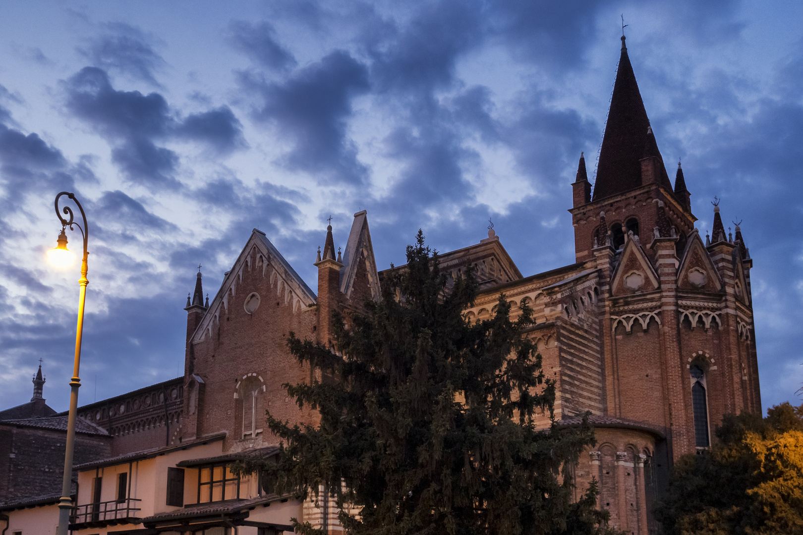 Chiesa Di San Fermo Maggiore Verona Foto Immagini Architetture Vicoli E Borgate Architetture Sacre Foto Su Fotocommunity