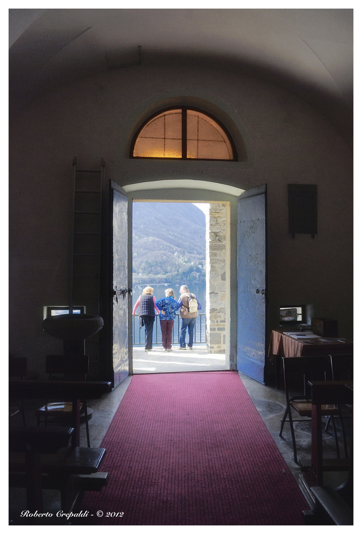 Chiesa Santa Veronica in Castelveccana, interno