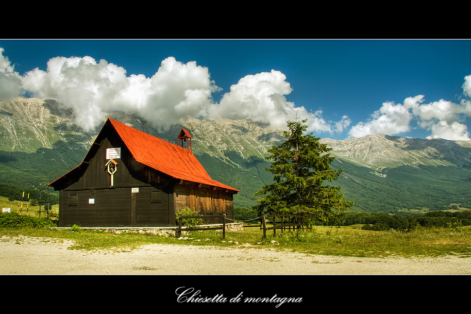 Chiesetta di montagna