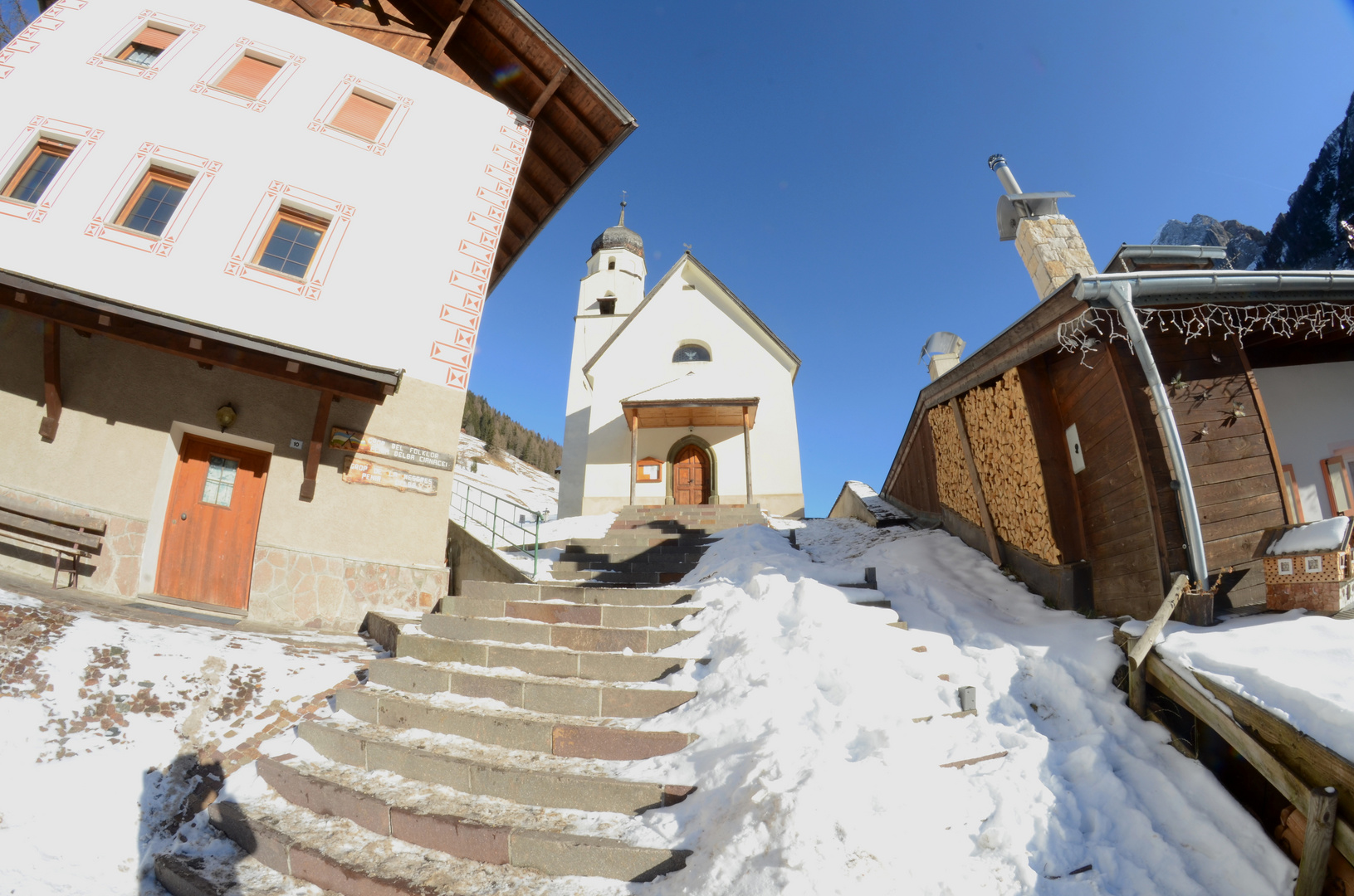 chiesetta di penia val di fassa