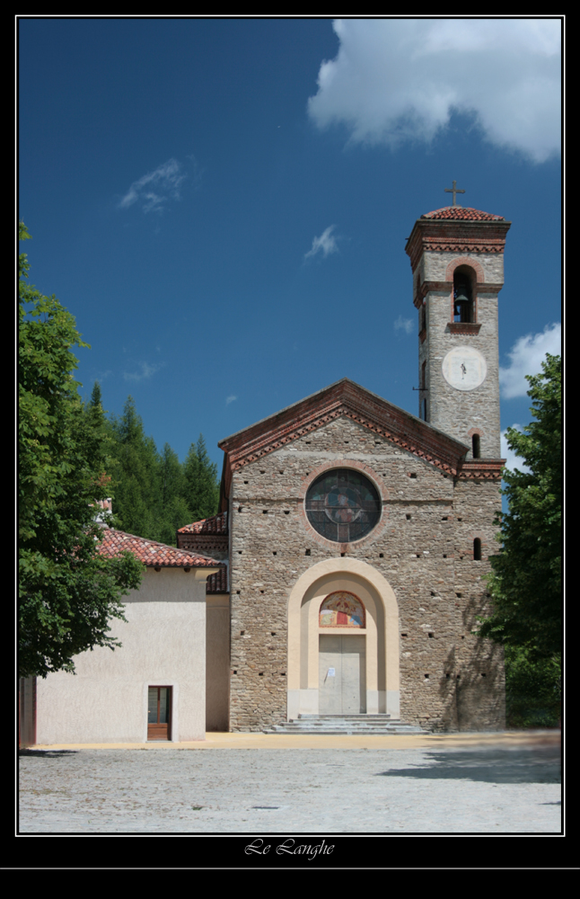 Chiesetta nelle Langhe