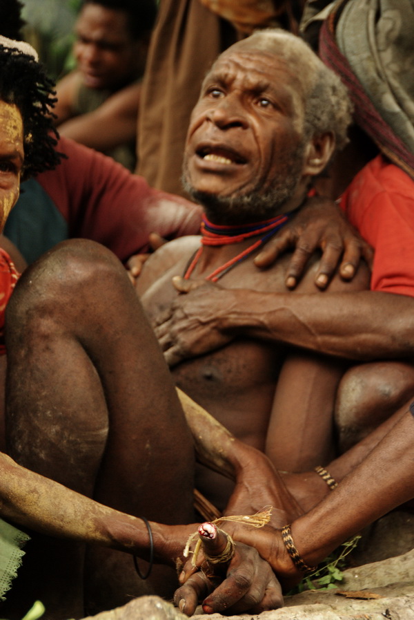 Child Cremation in Dani Tribe, Papua New Guineea (4)