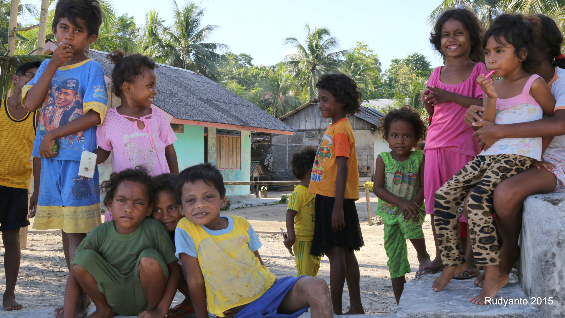 Children in Kampung Matweir