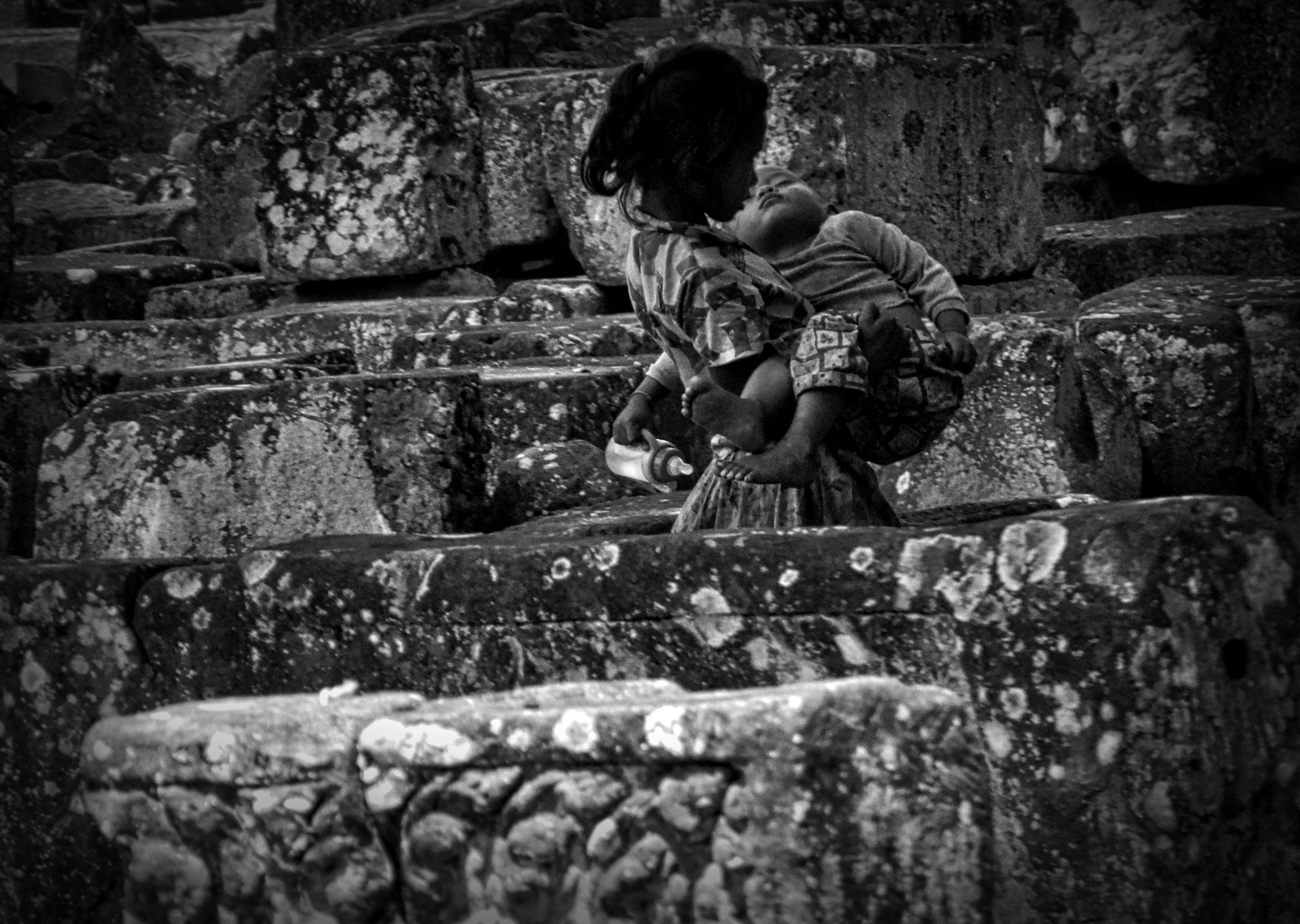Children in ruins