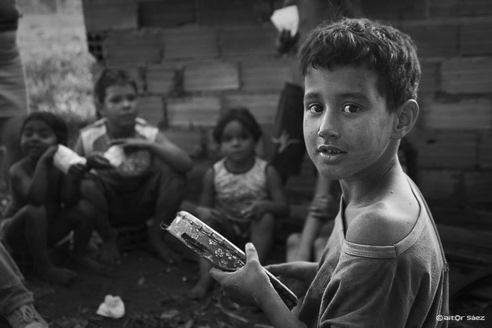 Children Show on the mud