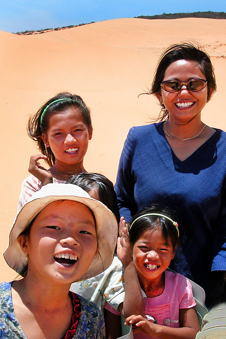 Children welcome us at Bình Thuan Desert