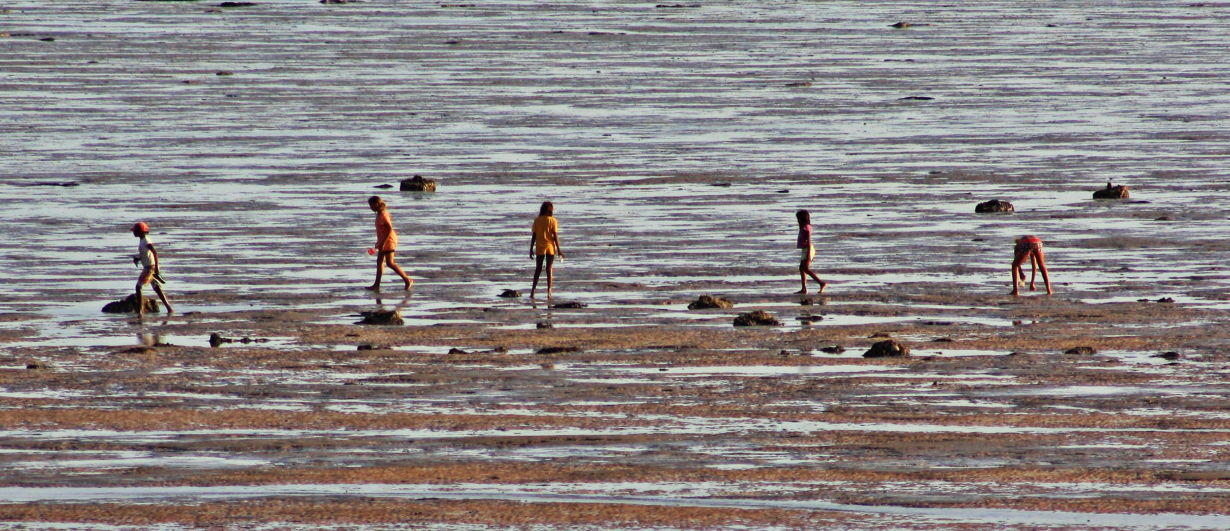 * Child's Play on the tidal flats / Broome WA *