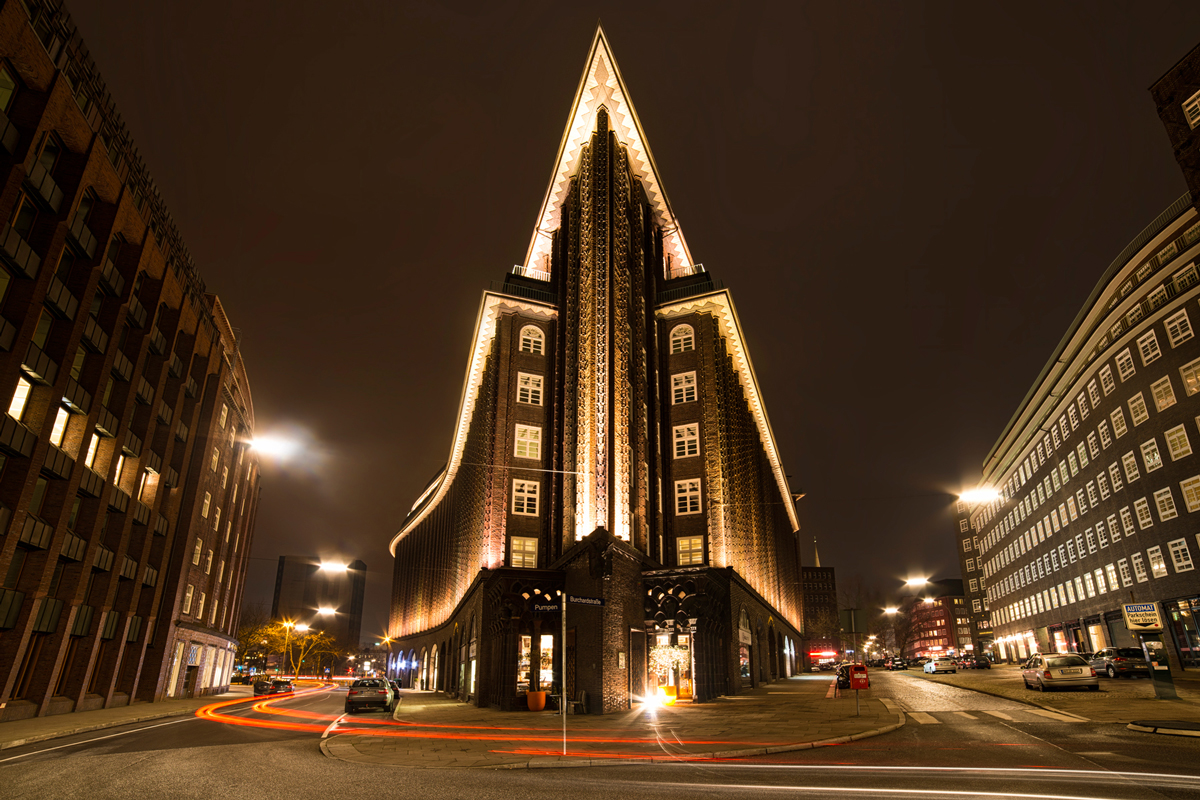 Chilehaus Hamburg at night