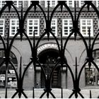 Chilehaus hinter Gittern