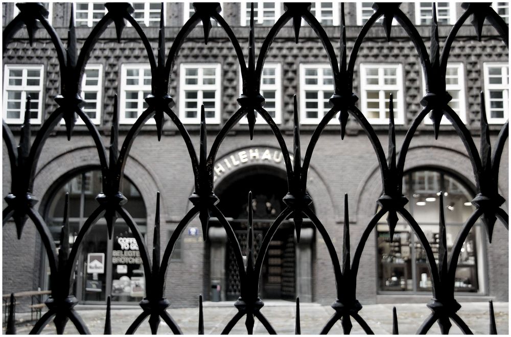 Chilehaus hinter Gittern