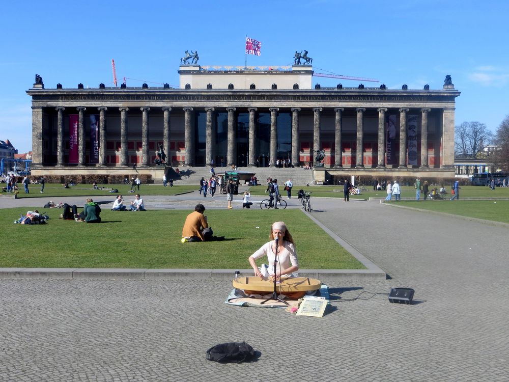 Chillen vor dem Museum ...