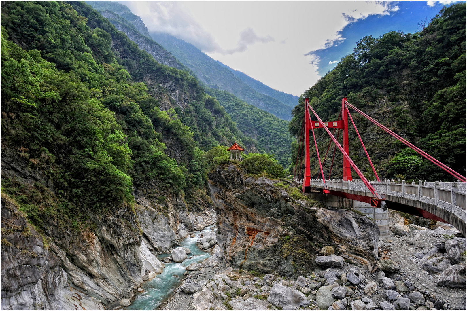 CHIMU BRIDGE TAROKO NATIONAL PARK TAIWAN