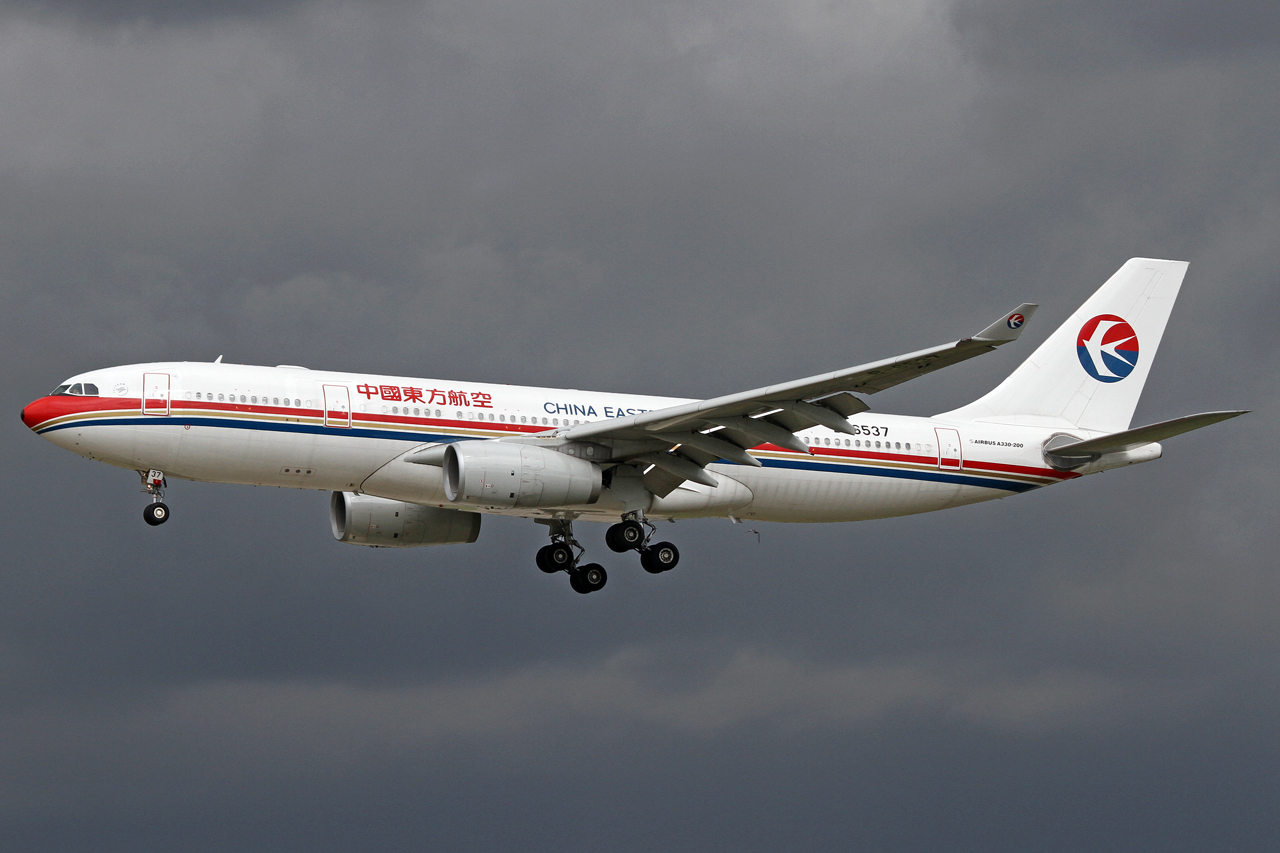 China Eastern Airlines Airbus A330-243 B-6537