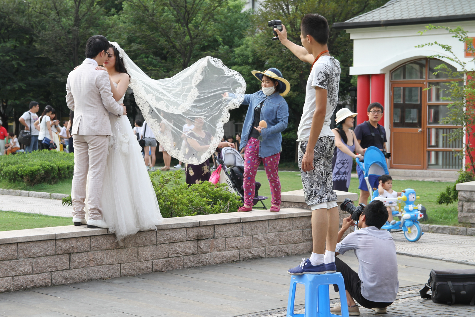 China: Hochzeitsfoto - Teamwork (2)