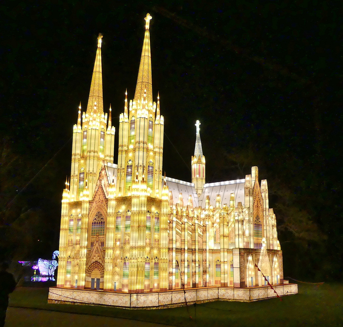 China Light 2020 - 6  -  Der Kölner Dom / 10 m hoch