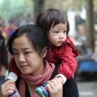 China: Mutter mit Kind
