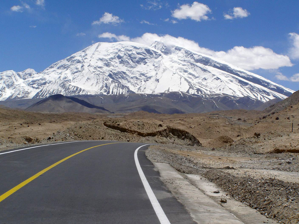 China - Pakistan: Muztag Ata, der Vater aller Schneeberge