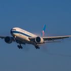 China Southern Triple7 im Anflug auf die Polderbaan