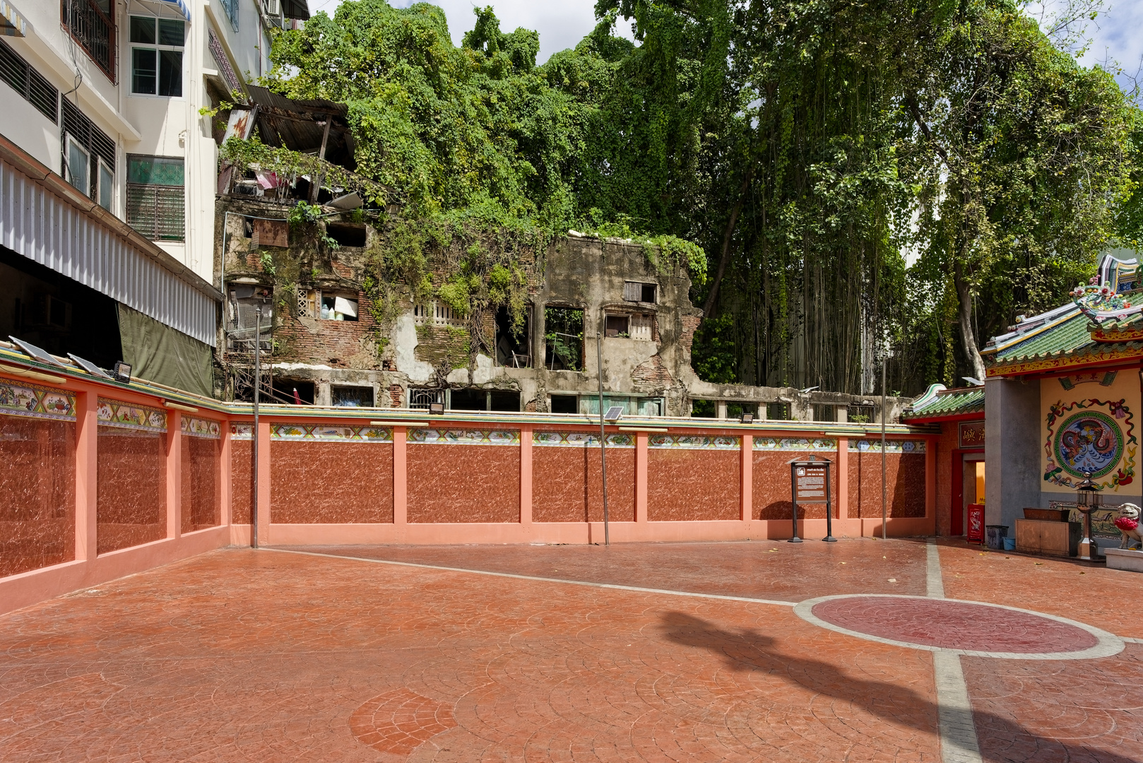 Chinatown - Leng Buai Ia Shrine