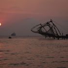 Chinesische Fischernetze im Hafen von Cochin