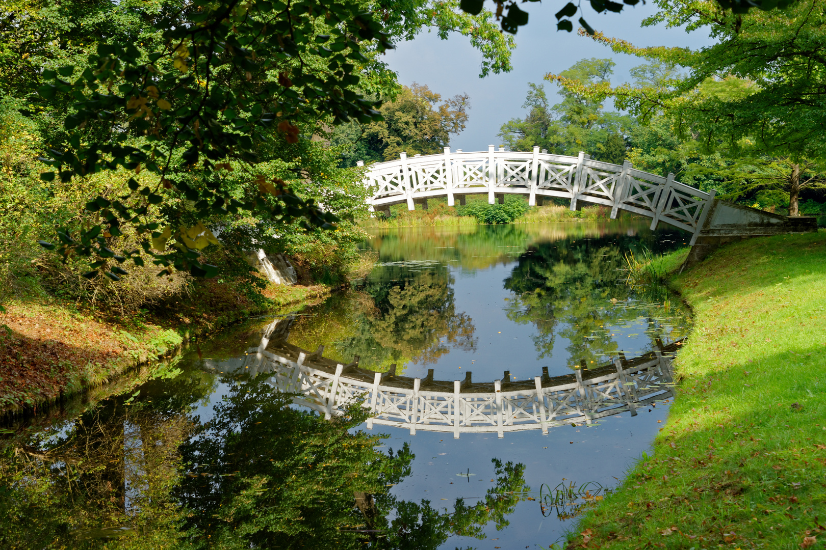 chinesische( weiße ) Brücke - mein Beitrag zum Spiegeltag