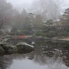 Chinesischer Garten im Nebel