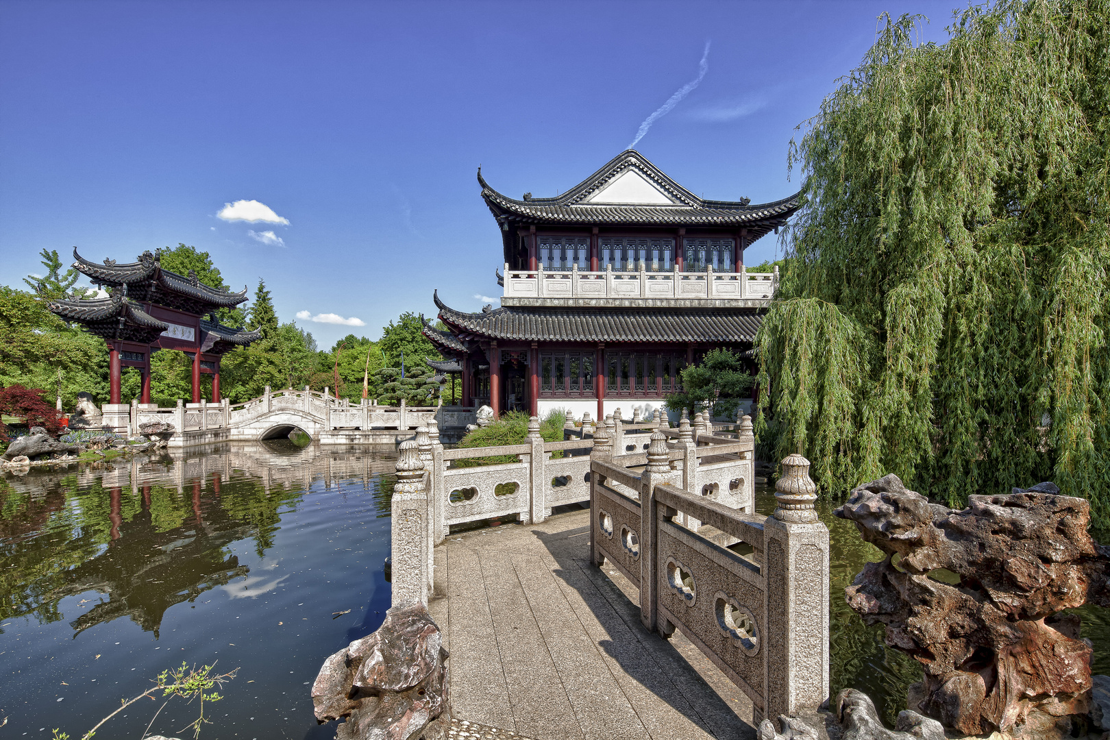 Chinesischer Garten mit Teehaus am See