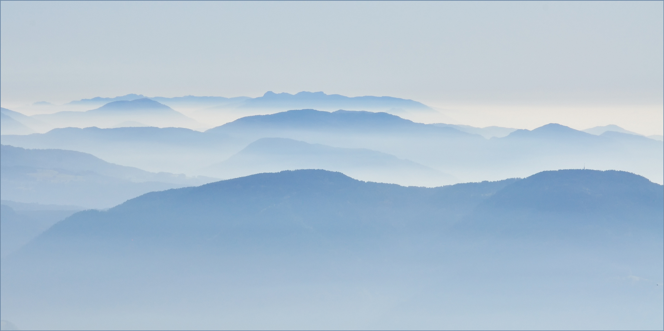 CHINESISCHES AQUARELL ODER BERGWELLEN