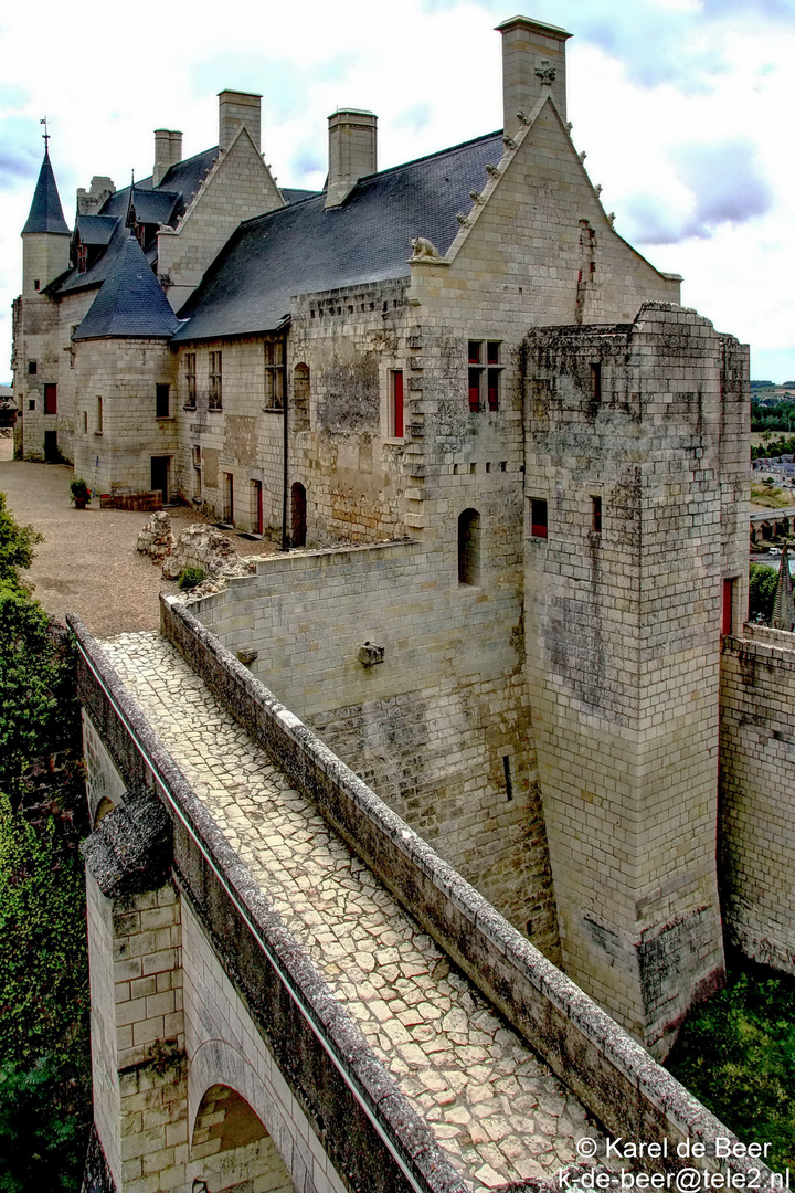 Chinon 2