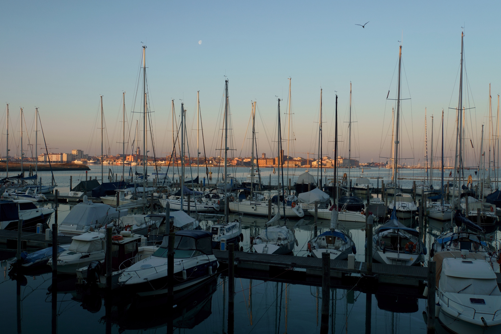 Chioggia am Morgen von Sottomarina aus gesehen