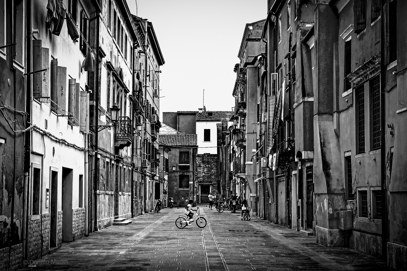 Chioggia  scorcio  di vita in calle