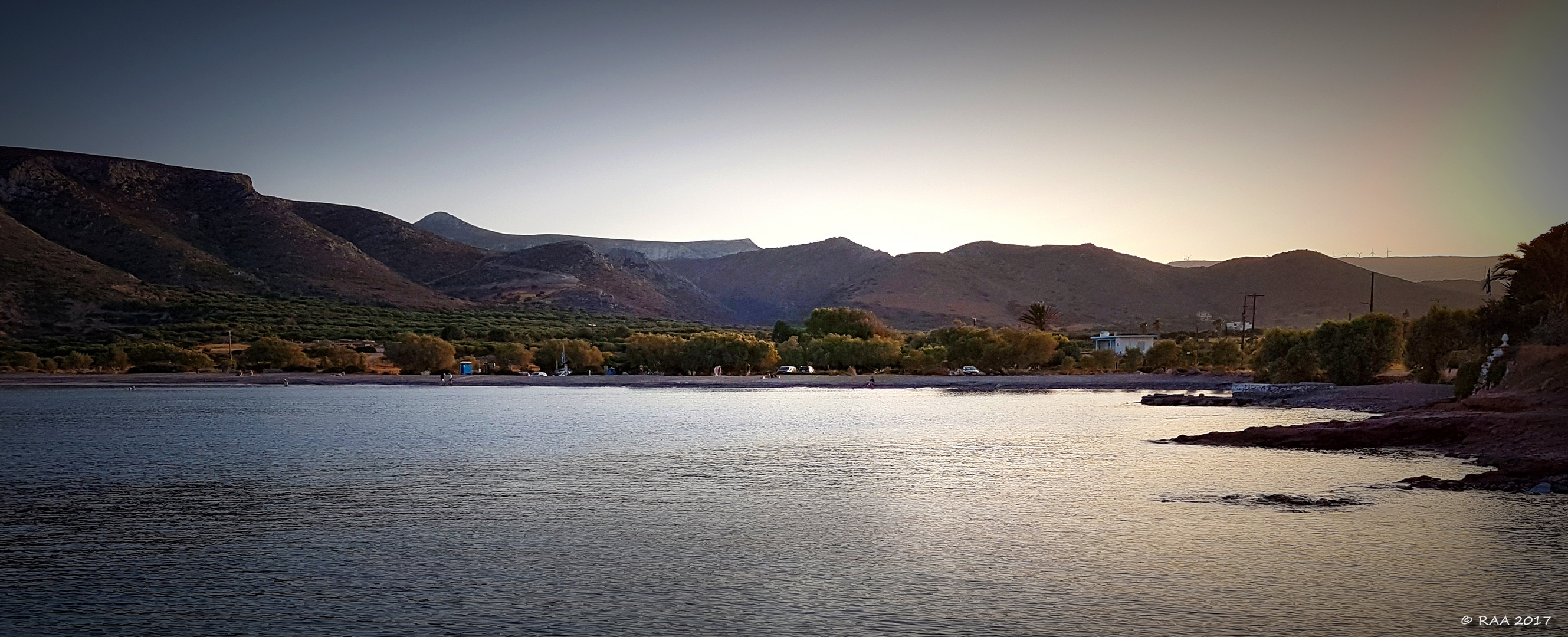 Chiona Beach am Abend