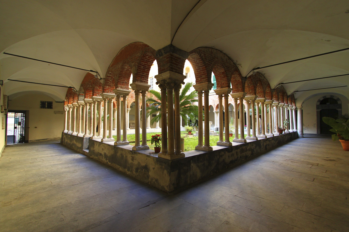 Chiostro dell'abbazia di San Matteo, Genova