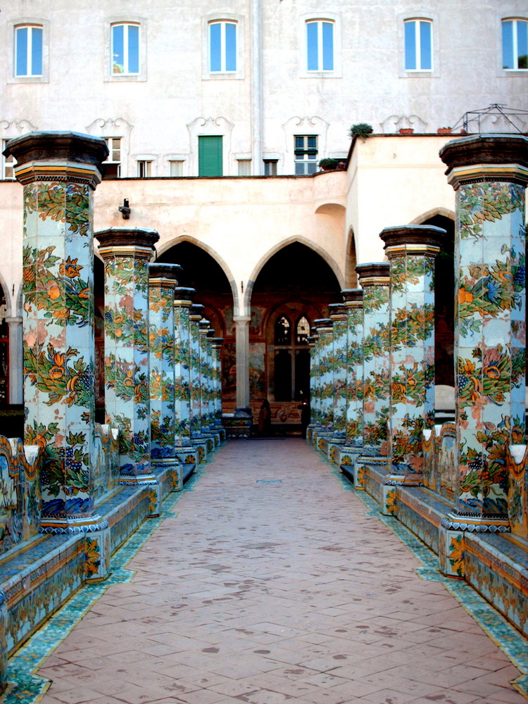 Chiostro di "Santa Chiara" - Napoli Foto % Immagini ...