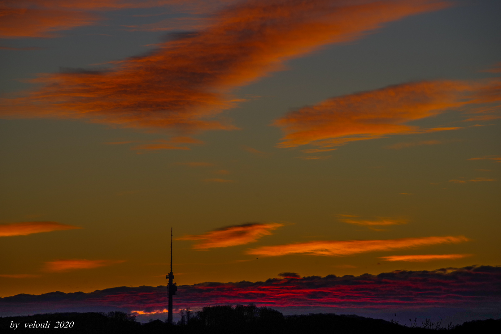 Chiroschona-Turm im Sonnenuntergang