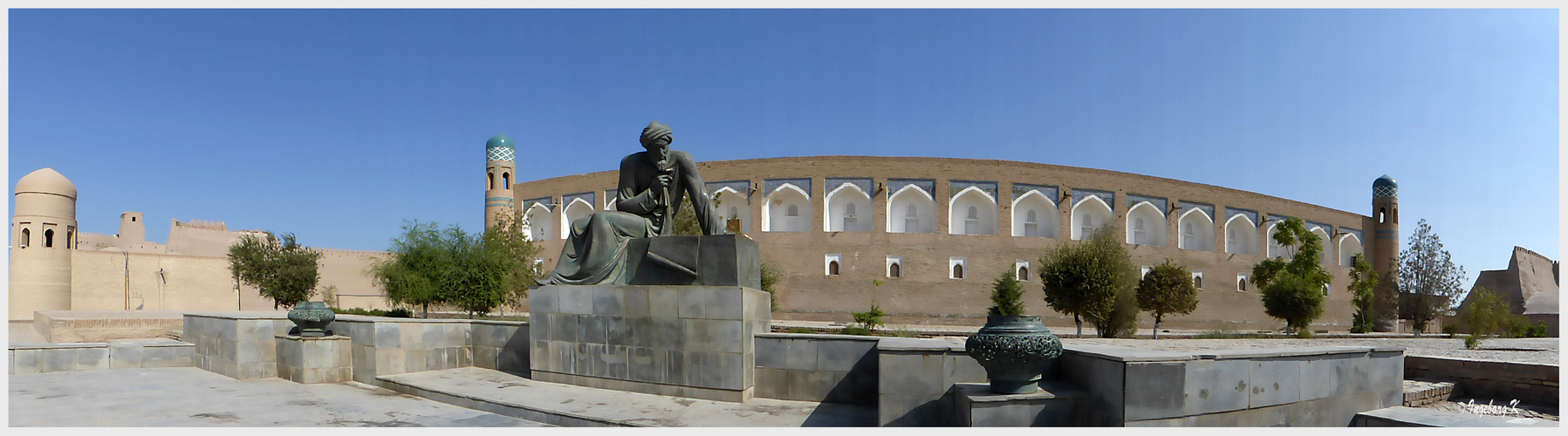 Chiva - Denkmal für Al Choresmi - Gründer der Algebra und Mathematiker
